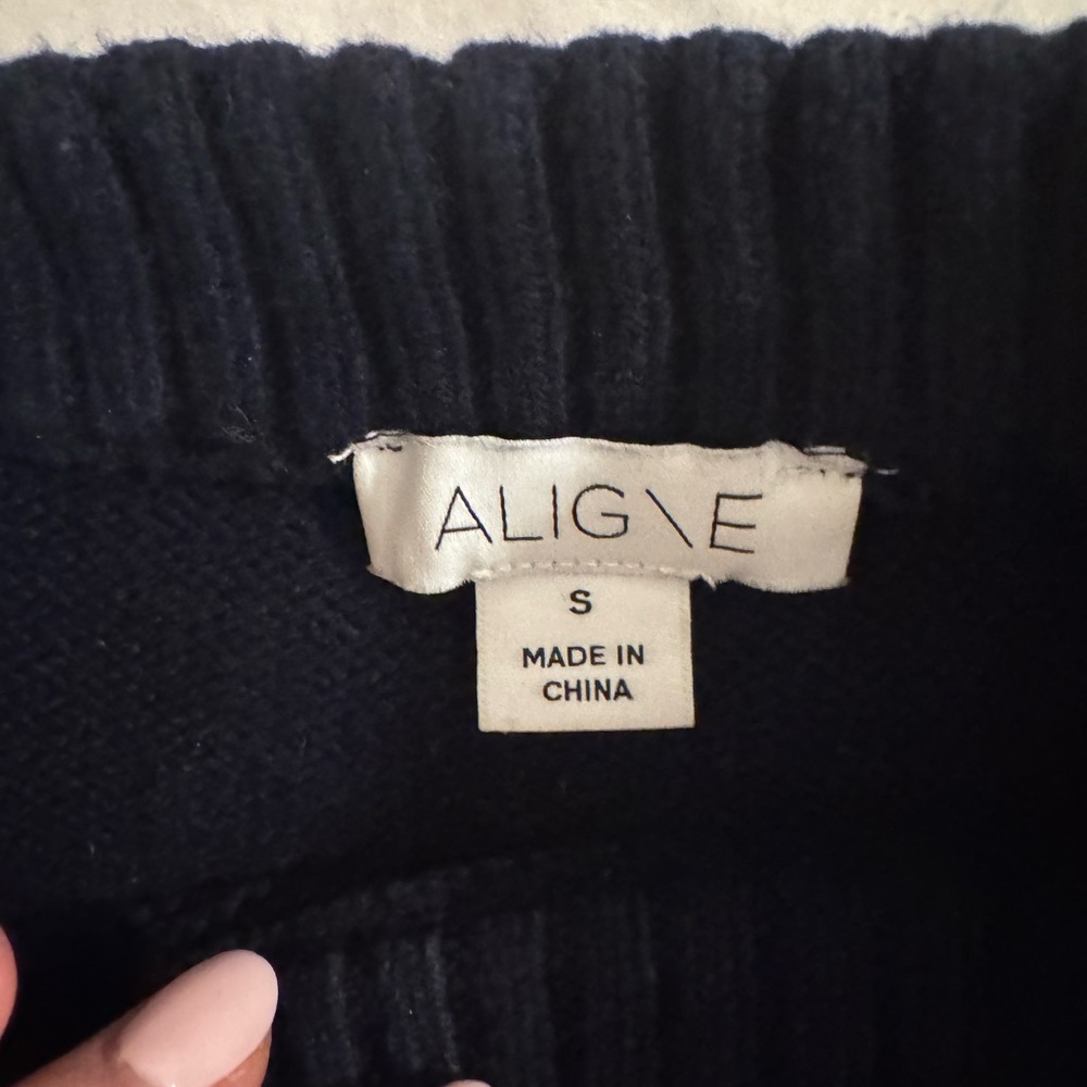 ALIGNE Navy Women’s crewneck sweater - Picture 2 of 4